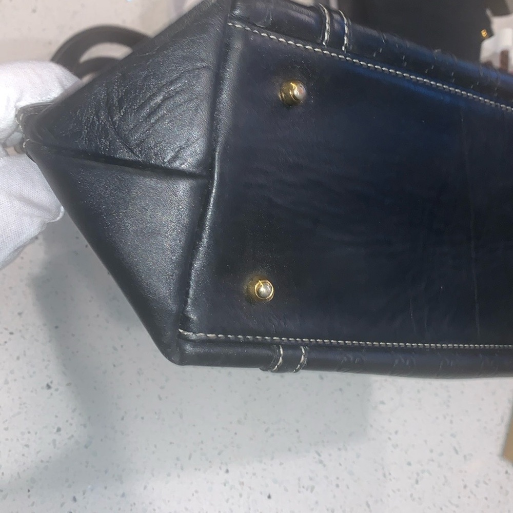 Gucci Vintage Black leather Debossed Shoulder Bag with Gold Hardware RARE - Picture 5 of 16